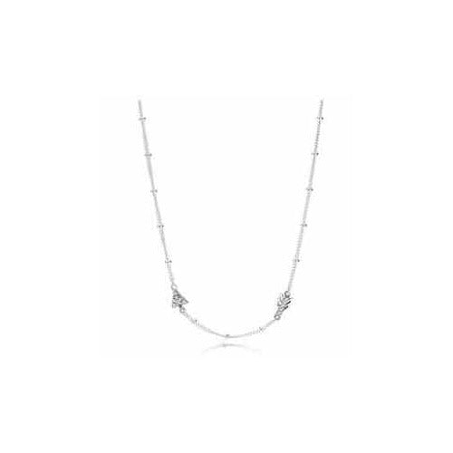 Collar de plata con detalles de hojas