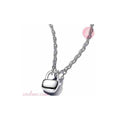 Collar con dije de candado plateado