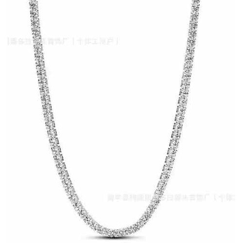 Collar Plateado con Brillantes