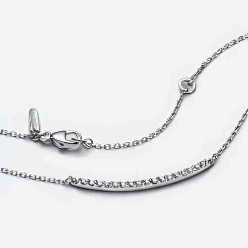 Collar de plata con barra de tipo diamantes