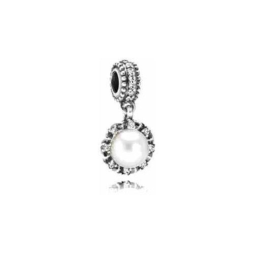Dije de Plata con Perla y Cristales
