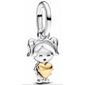 Charm Niña con Corazón Dorado