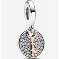 Dijes de Llave y Circulo con Brillantes