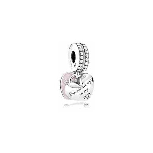 Dije "You are always in my heart" con corazón rosa