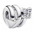 Charm Descendente con Mariposa Diamantada