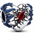 Charm Corazón Rojo con Garras Azules