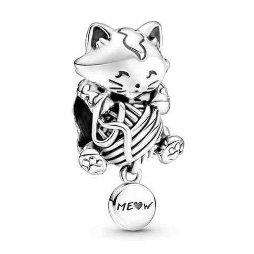 Charm Gatito con Ovillo de Lana y "MEOW"
