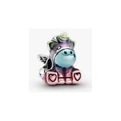 Charm Unicornio Alado con Corazones