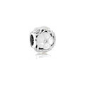 Charm Separador Flor Blanca y tipo Diamantes
