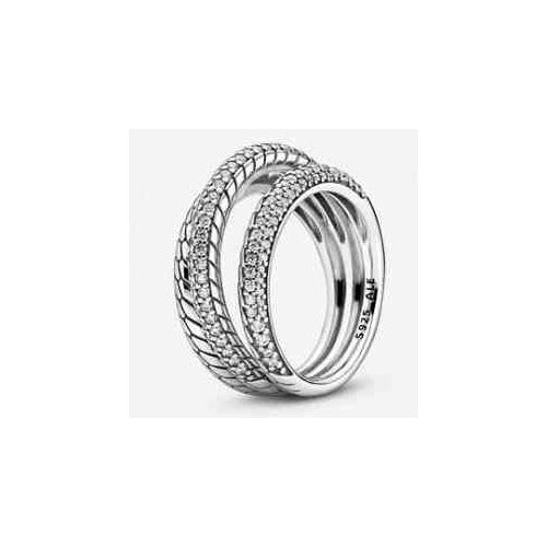Anillo Doble Entrelazado con Circonitas Cúbicas