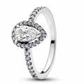 Anillo Elegante con Gota de Zirconia y Detalles Brillantes
