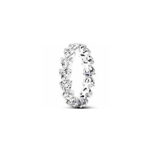 Anillo Infinito de Corazones Brillantes