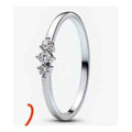 Anillo de plata con tres piedras