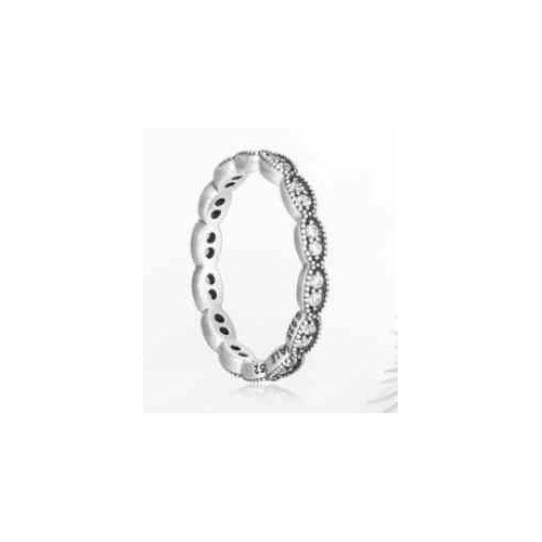 Anillo Tipo Pan Pavé Corazones Radiantes