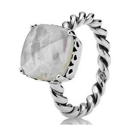 Anillo de Plata con Piedra Lunar Cuadrada