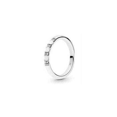 Anillo de Plata Brillante con Diseño Cuadrado