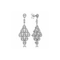 Aretes largos de tipo diamantes en forma de lágrima