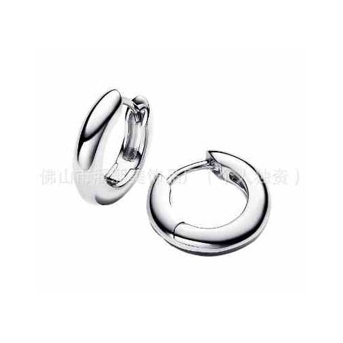 Aretes Huggie Lisos Plateados