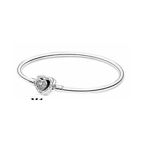 Pulsera rígida con corazón brillante