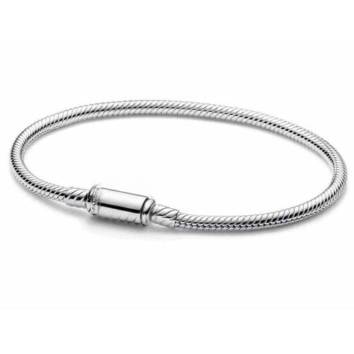 Pulsera Tipo Pan Moments Metálica con Cierre de Barril Plateado